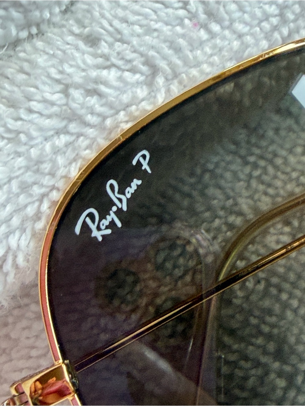 Ray-Ban Aviator Classic Polarized Sunglasses - Gold Frame with Green Lenses - Picture 8 of 11
